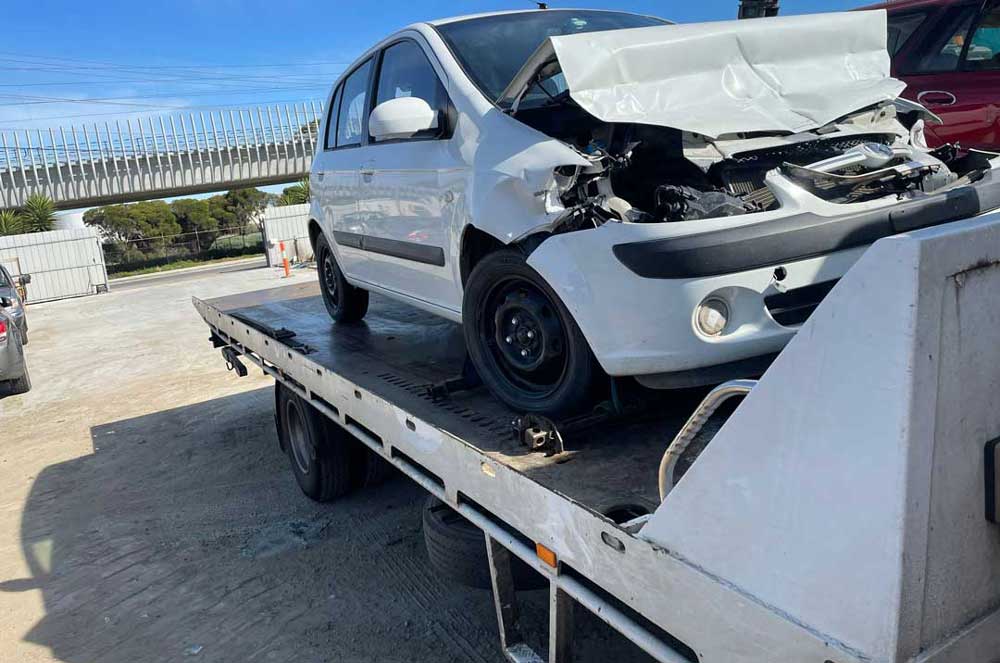 Who Offers the Best Car Removal Leigh Service